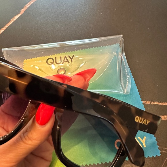 Quay After Hours XL sunglasses tortoise black/black fade - Picture 5 of 11